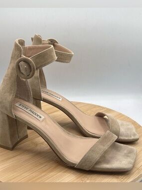 Steve Madden Reverie Sandal Tan Suede Block Heel Ankle Strap Square Toe Size 8.5